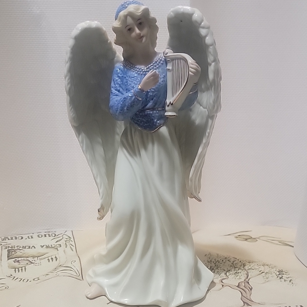 Cartes Carlton Cards musical ANGEL figurine Oh Holy Night very good condition